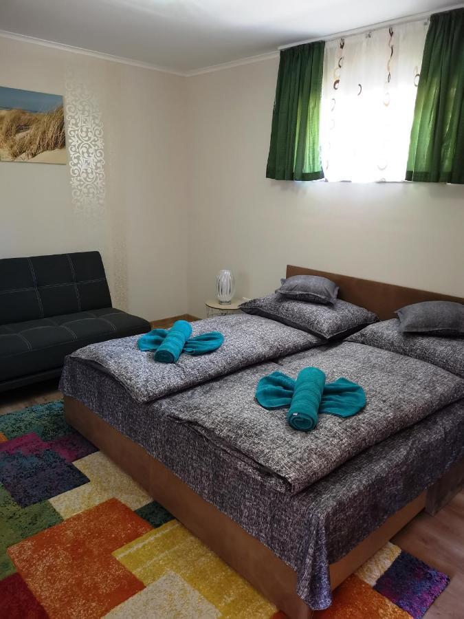 Lili Apartman Harkány Exteriör bild