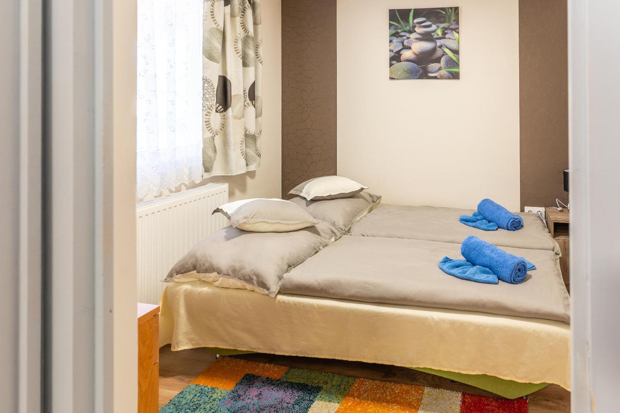 Lili Apartman Harkány Exteriör bild