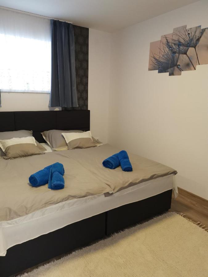 Lili Apartman Harkány Exteriör bild