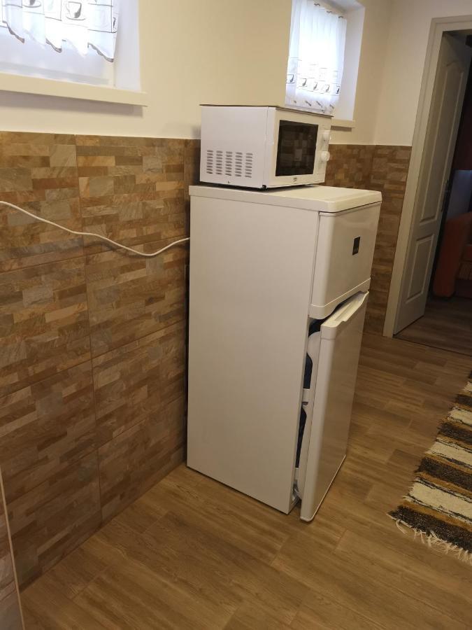 Lili Apartman Harkány Exteriör bild
