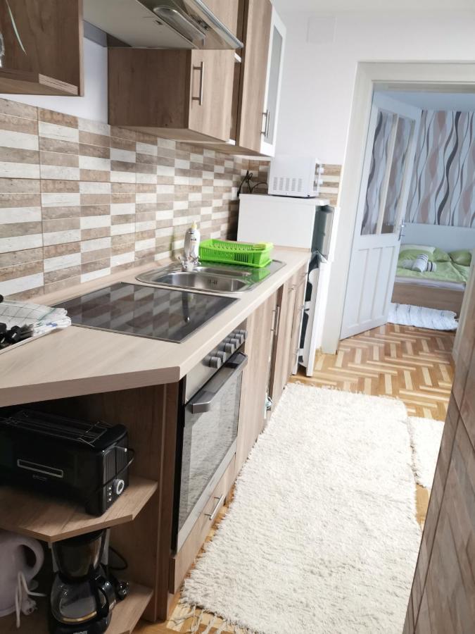 Lili Apartman Harkány Exteriör bild