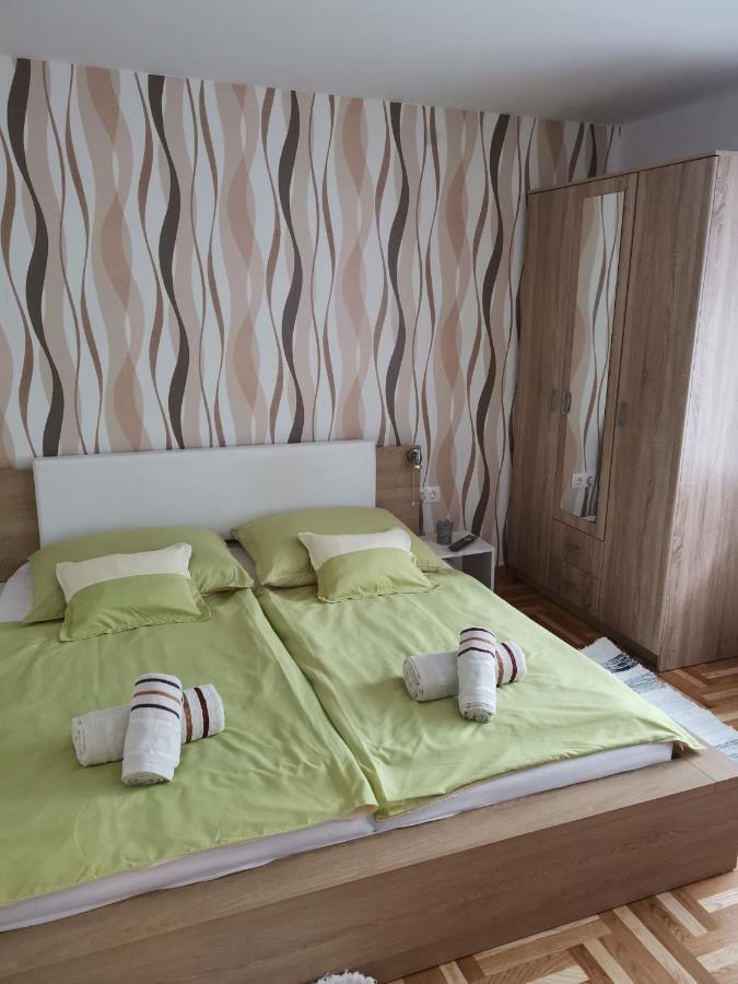 Lili Apartman Harkány Exteriör bild