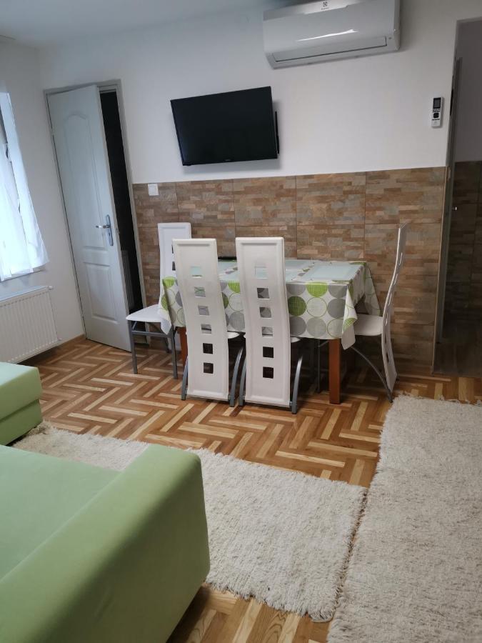 Lili Apartman Harkány Exteriör bild