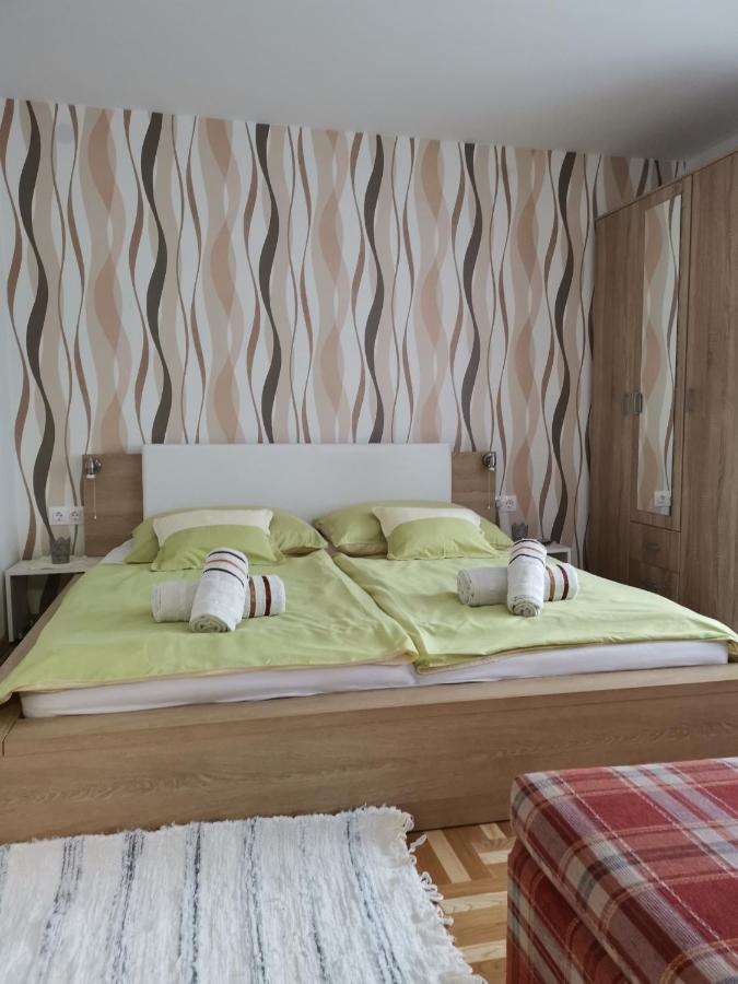 Lili Apartman Harkány Exteriör bild